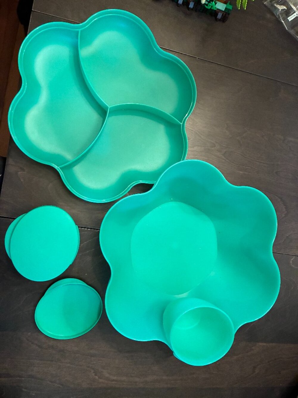 Tupperware Chips & Dip set